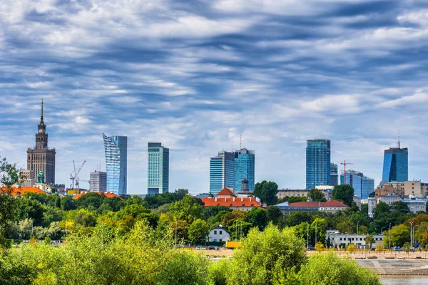 Městská Skyline Varšava v Polsku — Stock fotografie