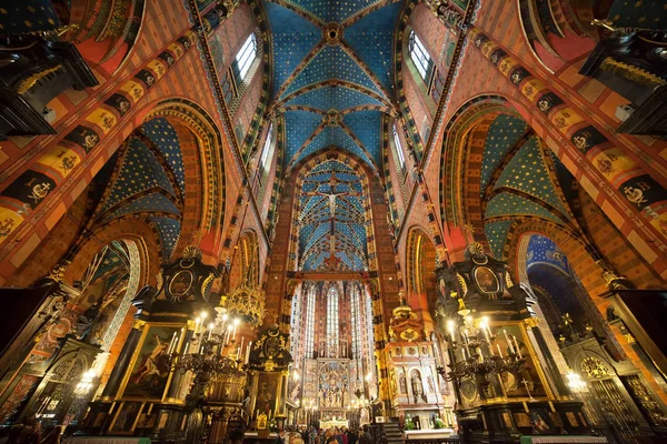 Basílica de Santa Maria Interior em Cracóvia — Fotografia de Stock