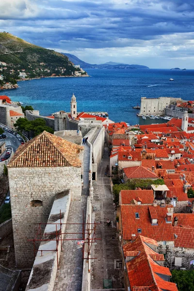 Cidade velha na cidade de Dubrovnik, na Croácia — Fotografia de Stock