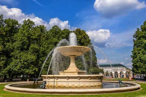 Fountain in Saxon Garden in Warsaw — Stock Photo, Image