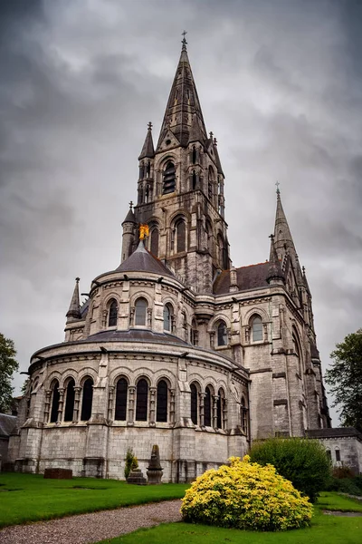 アイルランドのコルク市にある聖フィン バレ大聖堂 19世紀ゴシック復興様式の建築 — ストック写真