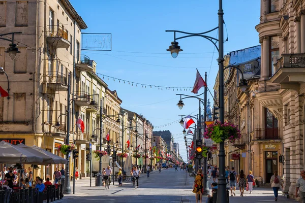 Lodz Polonia Agosto 2020 Personas Calle Piotrkowska Punto Referencia Ciudad — Foto de Stock