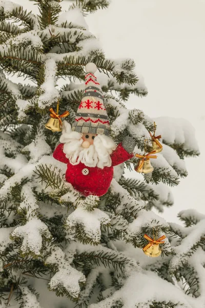Счастливого Гном Колокольчиков Рождественской Елке Массовое Производство — стоковое фото