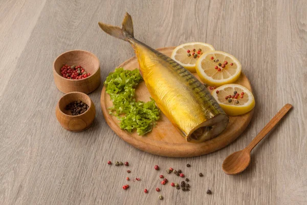 Mackerel Smoked Lemon Cutting Board Kitchen Table — Stock Photo, Image