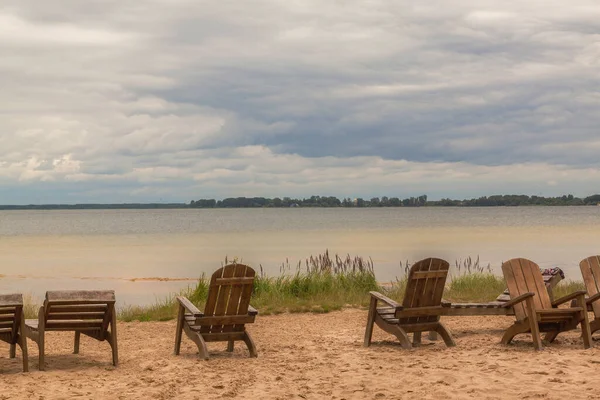 Old Wooden Sunbeds Cloudy Sky Beach Lake Svitiaz — Stock Photo, Image