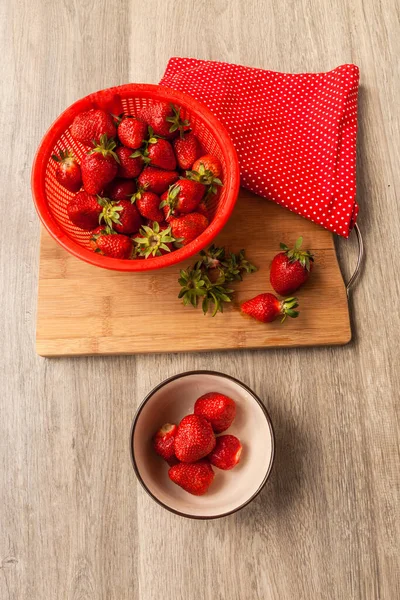 Berry Strawberries Bowl Colander Wooden Table Flat Lay — Stock Photo, Image