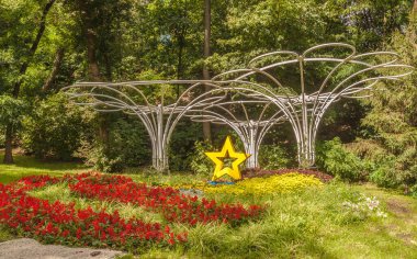 Yazın Kyiv 'deki Manzara Parkı' nda 