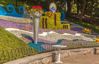 KYIV, UKRAINE-AUG 18, 2019: 16 Ağustos - Spivoche Pole to Independence Day of Ukrayna 'nın seçkin sporcuları Kyiv, Ukrayna.