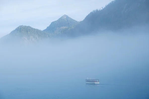Pasajero Barco Brumoso Día Koenigssee Cerca Berchtesgaden Baviera Alemania —  Fotos de Stock