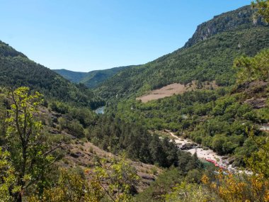 Le Rozier, Fransa 'daki Tarn nehrinin panoramik manzarası