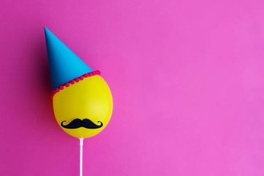Doğum günü parti balon parti şapkası ve bıyık