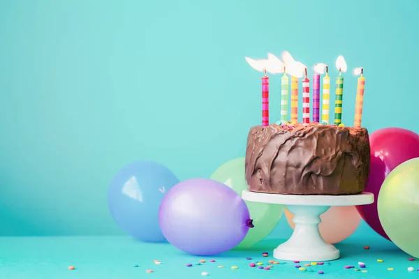 Pastel Cumpleaños Chocolate Con Velas Colores Globos —  Fotos de Stock