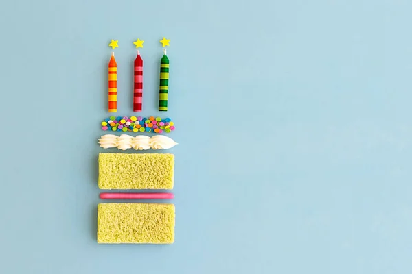 Születésnapi torta, felülnézet — Stock Fotó