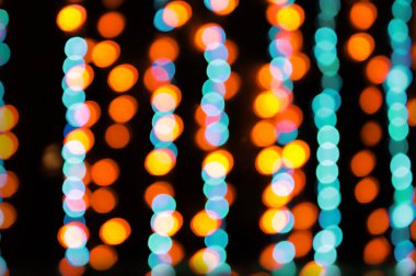 Güzel christmaslight twinkly mavi renk toz glitz kartı boşaltmak alan huşu. Parlak kırmızı ışıltılı de odak sanat yumuşak kürenin şekil. Gece merry xmas glowball sahne üzerinde metin için yer ile yakından görmek