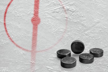 Hokey arena işaretler ve contalar ile parçası. Kavram, hokey