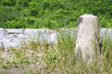 Eski bir taş köprü parçası. Mimarlık, dış