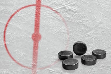 Hokey arena işaretler ve contalar ile parçası. Kavram, hokey