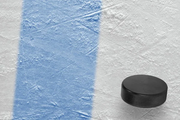 Puck Muda Azul Fondo Arena Hockey Concepto Hockey — Foto de Stock