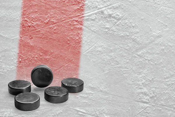Krążki Czerwony Rzuca Hockey Arena Tło Koncepcja Hokej — Zdjęcie stockowe