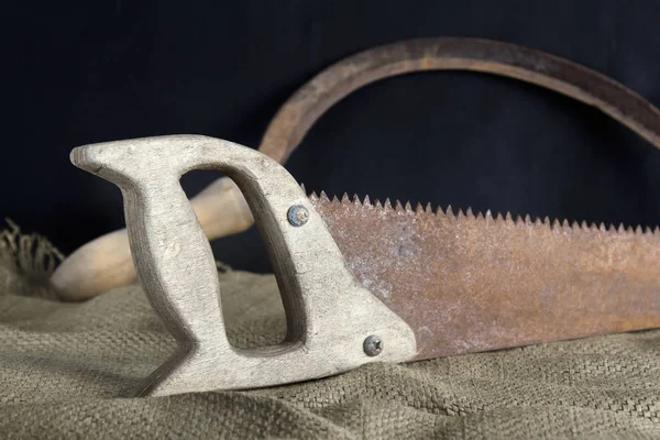 Old carpentry saw close up — Stock Photo, Image