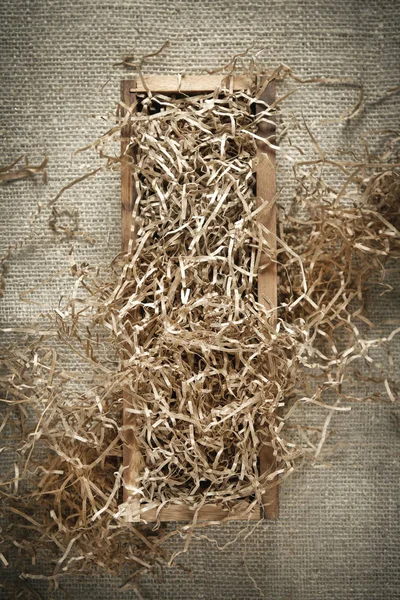 Дерев'яна коробка інструментів на столі — стокове фото