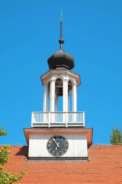 Belfry da antiga Igreja Católica — Fotografia de Stock