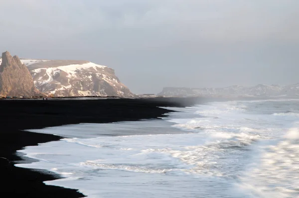 Waves Breaking Reynisfjara Beach Iceland Winter Time — Stock Photo, Image