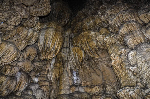 洞穴壁地层 图库图片