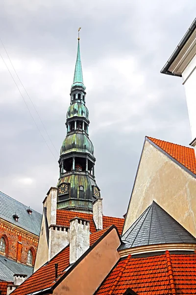 마에서 건물의 평면도의 교회의 세인트 베드로 Petrikirche 기호는 라트비아의 — 스톡 사진