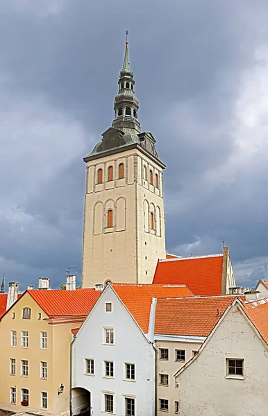 Campanario Iglesia San Nicolás Tallin Estonia — Foto de Stock