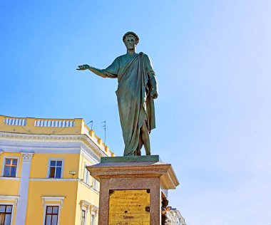 Odessa, Ukrayna'nın şehirdeki ilk anıt. Dük de Richelieu Odessa'daki 1828 yılında açılan anıt