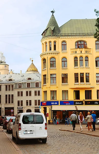 ラトビア 2018 ラトビアの首都 リガの旧市街に Meistaru Iela それは建築家フリードリヒ Scheffel の青写真によると 1909 — ストック写真
