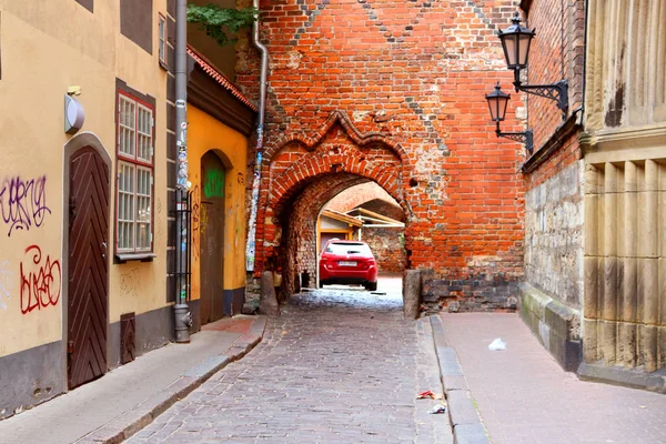 Riga Latvia Agosto 2018 Passagem Arco Paisagístico Cidade Velha Para — Fotografia de Stock