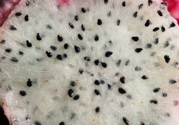 Close up of Dragon fruit. The dragon fruit is cultivated in Southeast Asia, Florida, the Caribbean, Australia, and throughout tropical and subtropical world regions — Stock Photo, Image