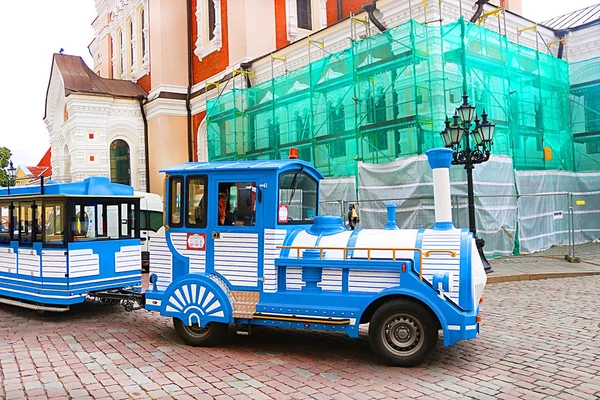 Tallinn Estonya Ağustos 2018 Mavi Şehir Treni Turistik Gezi Aracı — Stok fotoğraf