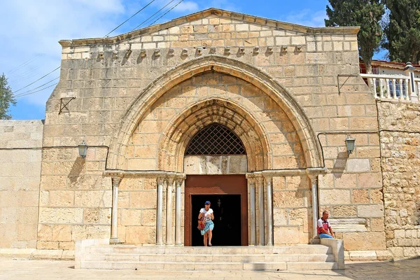 以色列耶路撒冷 2017年9月20日 圣玛丽的 Sepulchre 也是圣母玛利亚墓 在基德伦山谷的基督教陵墓 在橄榄山脚下 — 图库照片