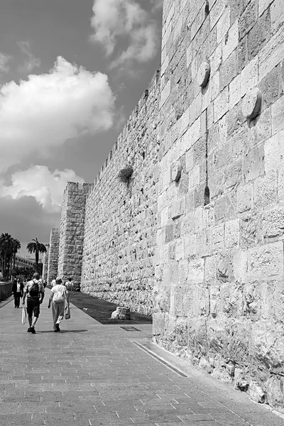 エルサレム イスラエル 2017 古代の通りとヤッファの門近くのエルサレム旧市街の建物です ヤッファの門は 旧市街に最も重要な門の一つ — ストック写真