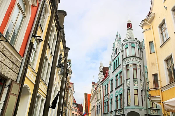 Épületek Csúcsán Street Art Nouveau Stílusban Tallinn Észtország — Stock Fotó