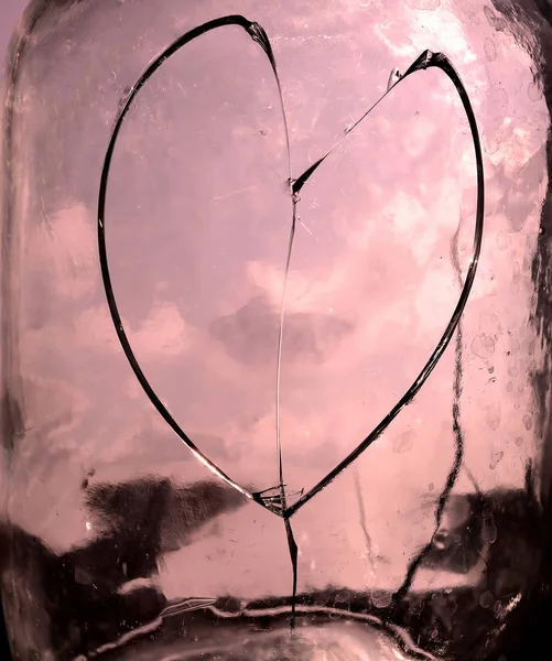 Трещина Форме Сердца Стеклянной Банке Розовый Фильтр — стоковое фото