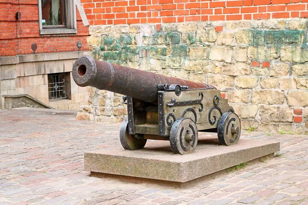 Gamla Massivt Järn Kanonen Gamla Stan Riga Lettland — Stockfoto