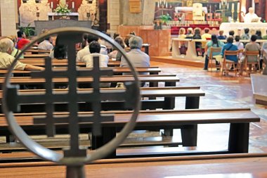 Nazareth, İsrail - 21 Eylül 2017: Haç ve duyuru Bazilikası