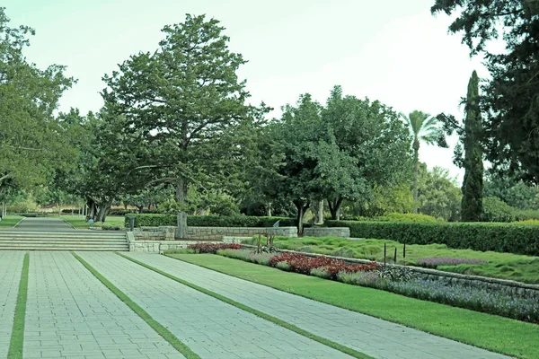 Parku Ramat Hanadiv, památník zahrady barona Edmonda Jamese de Rothschilda, destinaci Zichron Ja'akov, Izrael — Stock fotografie