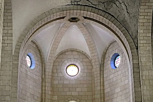 Innenraum der Klosterkirche der stillen Mönche in Latrun, Israel — Stockfoto