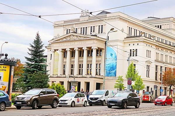 Riga, Lettland-28 augusti 2018: Lettlands nationella akademiska Opera-och baletthus — Stockfoto
