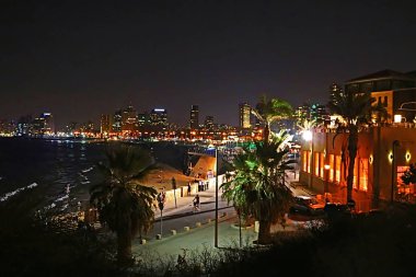İsrail - 17 Eylül 2017: Tel Aviv, İsrail. Gece Jaffa'dan görünüm