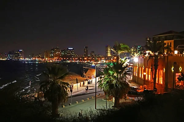 İsrail - 17 Eylül 2017: Tel Aviv, İsrail. Gece Jaffa'dan görünüm