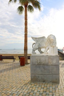 Kıbrıs Rum Kesimi 'nin Larnaka limanındaki Venedik Aslanı anıtı 