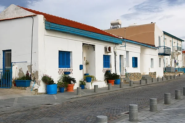 Будинки біля моря в Ларнаці, Кіпр — стокове фото