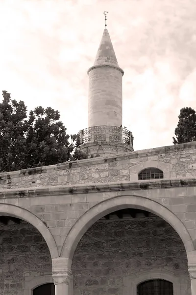 De Grans moskee (Djami Kebir zoals het wordt genoemd) in Larnaca, Cyprus — Stockfoto