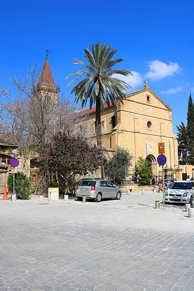 Λευκωσία, Κύπρος-06 Μαρτίου, 2019: εκκλησία του Τιμίου Σταυρού, Ρωμαιοκαθολική εκκλησία — Φωτογραφία Αρχείου